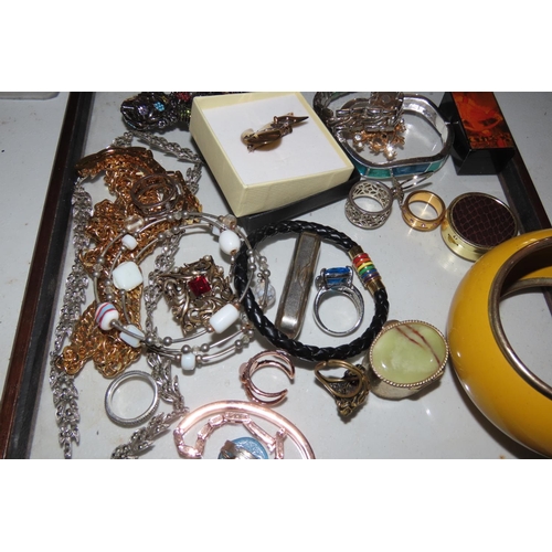 322 - Various Costume Jewellery Vintage and Others Quantity as Photographed