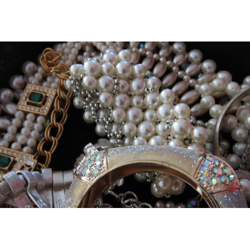 324 - Various Costume Jewellery Vintage and Others Quantity as Photographed