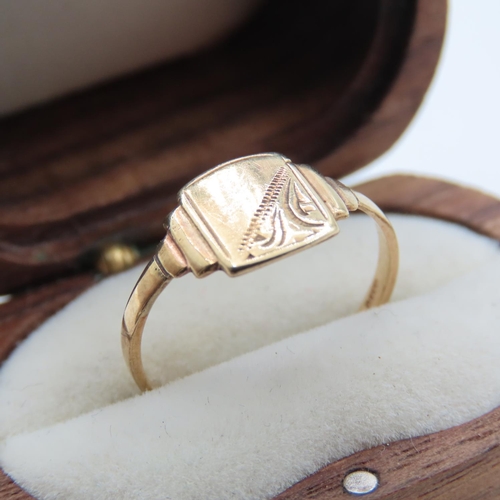 9 Carat Yellow Gold Signet Ring Panel Form Incised Detailing Band Size J