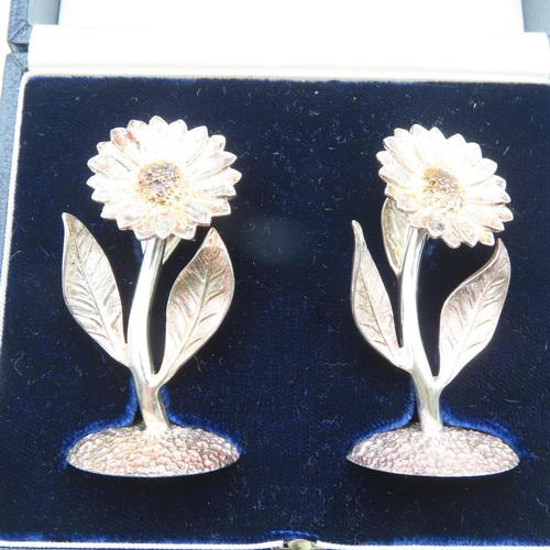 491 - Pair of Silver Sunflower Motif Menu Holders Contained Within Original Presentation Case 6cm High