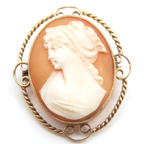 517 - 9 Carat Yellow Gold Mounted Cameo Brooch 4cm High with Shaped Form Surround