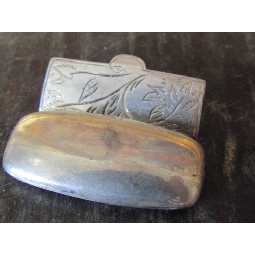 1385 - Silver Snuff Box Engraved Decoration Approximately 5 cm Wide