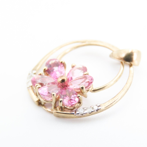 176 - Pink Tourmaline Flower Form Pendant Set in 9 Carat Yellow Gold 2cm Diameter