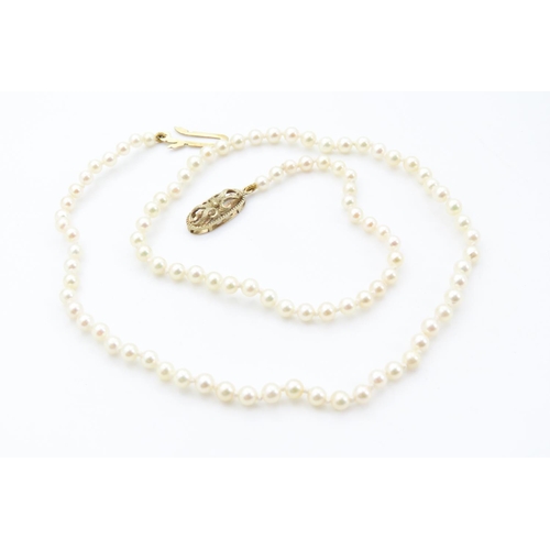 Ladies Pearl Necklace with 9 Carat Yellow Gold Clasp 44cm Long