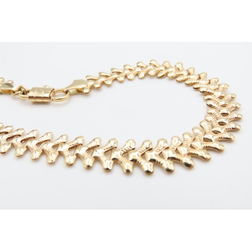 404 - Attractively Detailed 18 Carat Yellow Gold Fancy Link Necklace 40cm Long