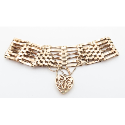 9 Carat Yellow Gold Heart Clasp Gate Link Bracelet 19.5cm Long