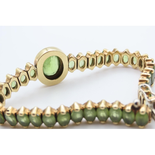 422 - 18 Carat Yellow Gold Peridot Set Bracelet with Bezel Set Centre Stone Black Enamel Detailing 16.5cm ... 