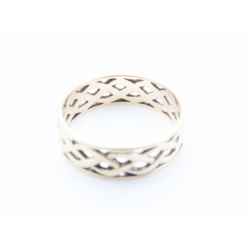 72 - 9 Carat Yellow Gold Celtic Knot Form Ring Size T