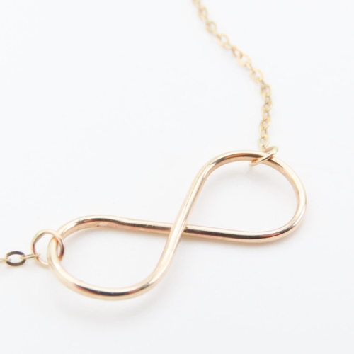 93 - 9 Carat Yellow Gold Infinity Form Necklace 46cm Long