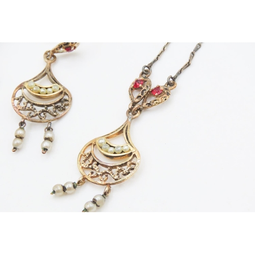 193 - Attractively Detailed Silver Necklace with Matching Pair of Silver Earrings Chain 38cm Long Earrings... 