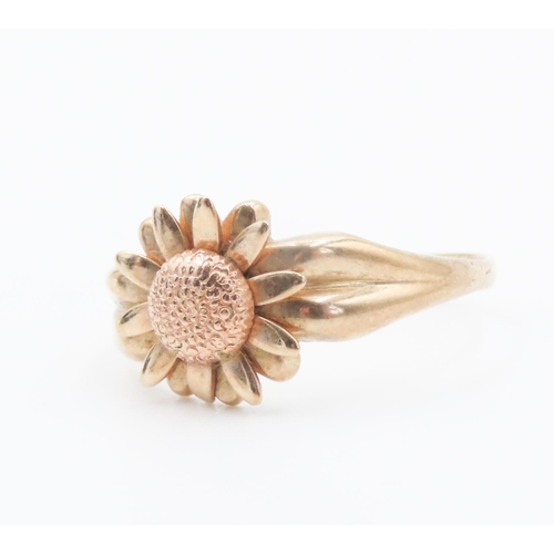 237 - 9 Carat Yellow Gold Daisy Motif Ring Size