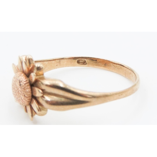 237 - 9 Carat Yellow Gold Daisy Motif Ring Size