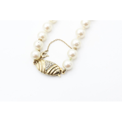 304 - Finely Detailed Ladies Pearl Necklace with Silver Gilt Clasp 100cm Long