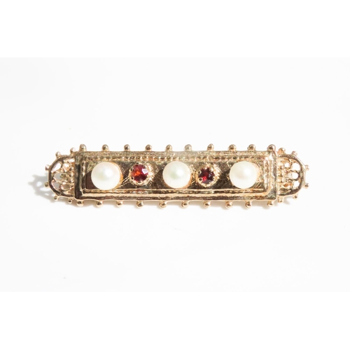 330 - Red Garnet and Pearl Set Brooch Mounted in 9 Carat Yellow Gold 4cm Wide