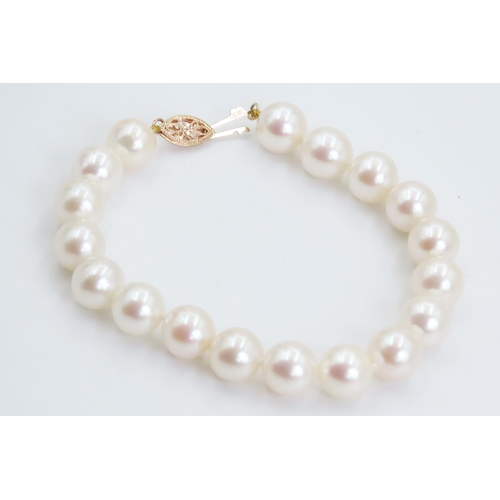 339 - Pearl Bracelet with 9 Carat Yellow Gold Clasp 18.5cm Long