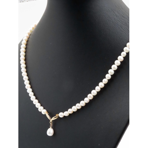 343 - Pearl Necklace with 9 Carat Yellow Gold Clasp 44cm Long