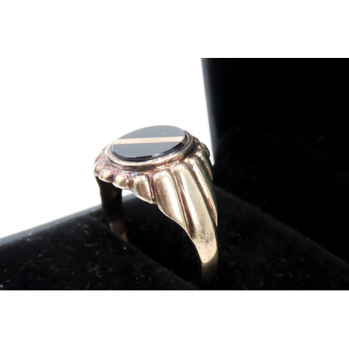 363 - 9 Carat Yellow Gold Onyx Panel Gents Ring Size Y and a Half