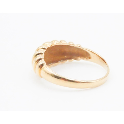 417 - 18 Carat Yellow Gold Croissant Form Ring Size N