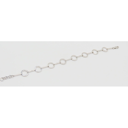 122 - 9 Carat White Gold Circular Form Link Bracelet 19.5cm Long