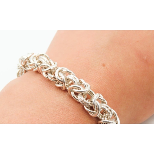 165 - Finely Detailed Silver Knot Form Link Bracelet 21.5cm