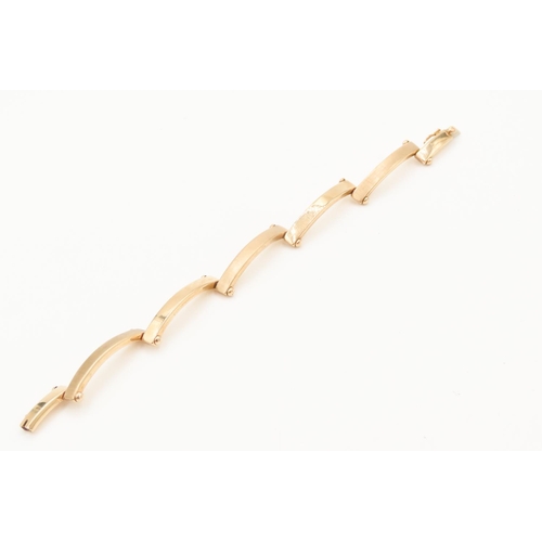 242 - 9 Carat Yellow Gold Arch Bar Form Link Bracelet 17.5cm Long Unusual Attractive Design