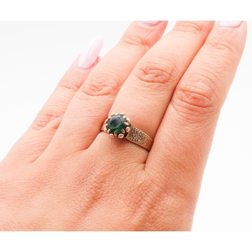 262 - Basket Set Green Garnet Single Stone Ring Mounted in 9 Carat Yellow Gold Ring Size R