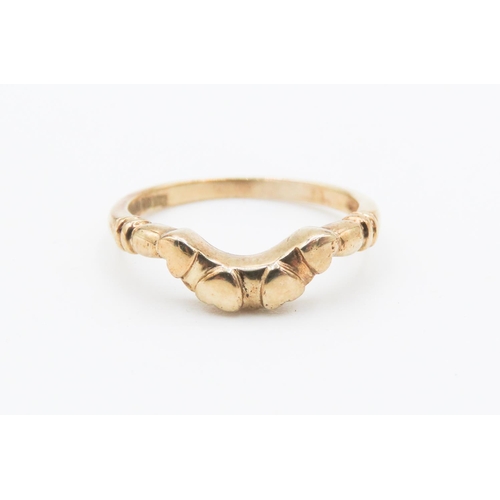 284 - 9 Carat Yellow Gold Heart Motif Stacking Ring Size M