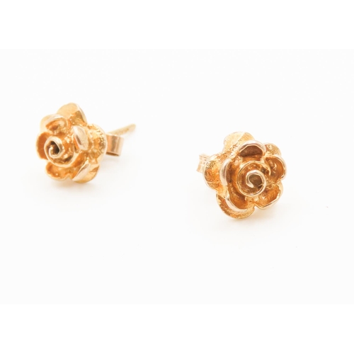 312 - Pair of 9 Carat Yellow Gold Rose Motif Earrings Each 9mm Wide