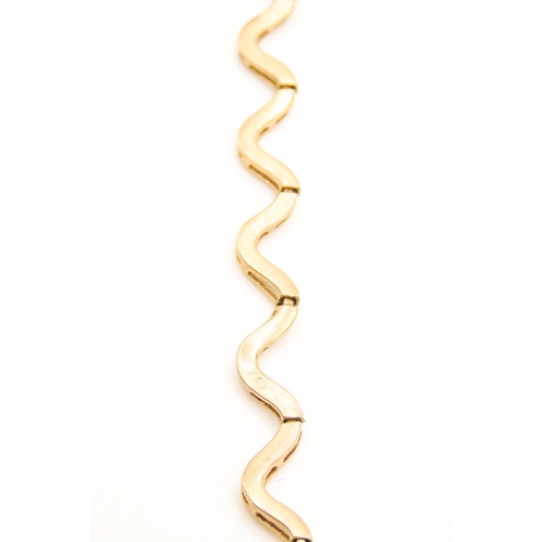 427 - 9 Carat Yellow Gold Wave link Bracelet 19cm Long