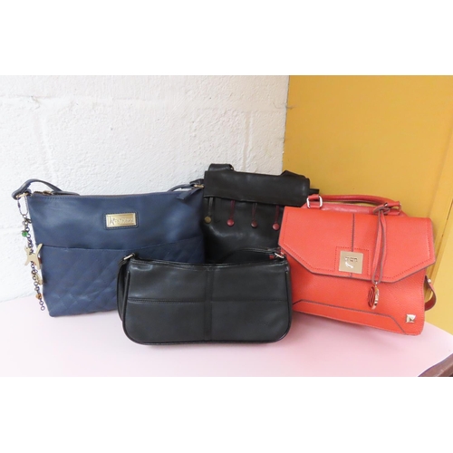 Various Ladies Handbags Quantity as Photographed