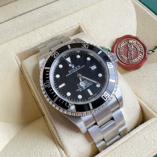 355 - Rolex Sea-Dweller 4000 Oyster Perpetual Date Divers Wristwatch Stainless Steel Bracelet Bezel Black ... 