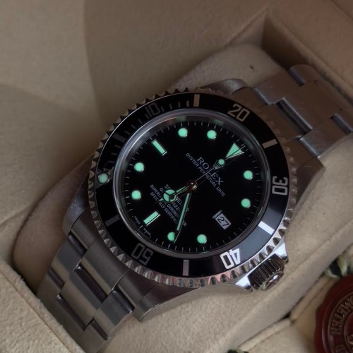 355 - Rolex Sea-Dweller 4000 Oyster Perpetual Date Divers Wristwatch Stainless Steel Bracelet Bezel Black ... 