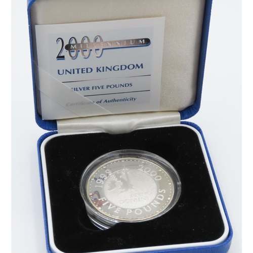 116 - Fine 999.9 Silver 5 Pound Coin Reverse The British Isles Set on a Symbolic Clockface with the Hans a... 