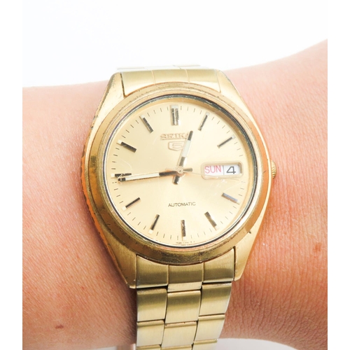 145 - Seiko Automatic Wristwatch Day Date Aperture Gold Tone Dial