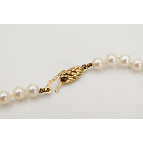 480 - Ladies Pearl Necklace 9 Carat Yellow Gold Clasp 44cm Long