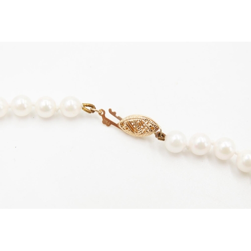 481 - Ladies Pearl Necklace 9 Carat Yellow Gold Clasp 40cm Long