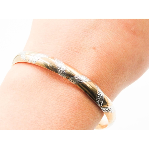 197 - 9 Carat Yellow and White Gold Snake Motif Bangle Bracelet Attractively Detailed  Inner Width 6.5 cm ... 