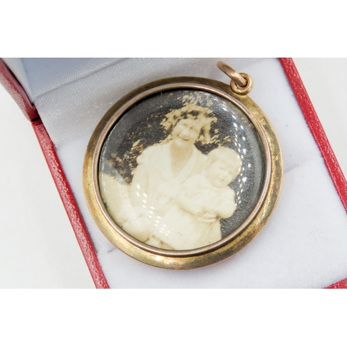 303 - 9 Carat Yellow Gold Photograph Frame Circular Form Pendant 3.5cm Diameter