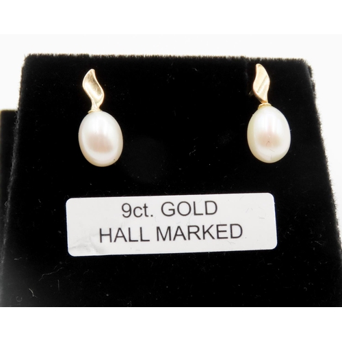 465 - Pair of 9 Carat Yellow Gold Pearl Set Earrings 1.5cm High As New Unworn