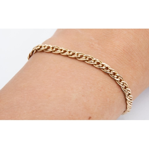 52 - 9 Carat Yellow Gold Double Oval Link Bracelet 19cm Long