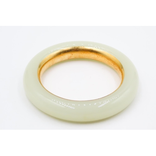 552 - White Jade Bangle Bracelet 6cm Diameter