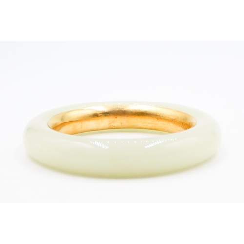 552 - White Jade Bangle Bracelet 6cm Diameter