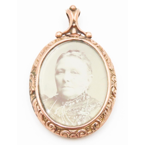 561 - Finely Detailed 9 Carat Yellow Gold Double Sided Glass Photograph Frame Pendant 5cm High