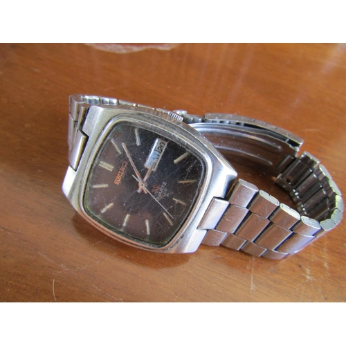 717 - Vintage Seiko Gentleman's Wristwatch Circa 1970 Original Bracelet Day Date Aperture