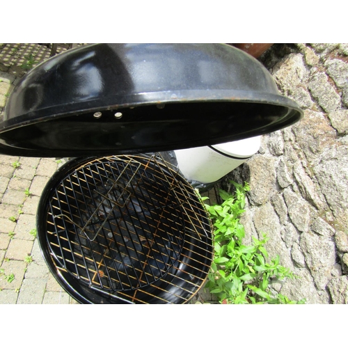 771 - Barbeque Portable Grill with Hinged Cover Lightly Used