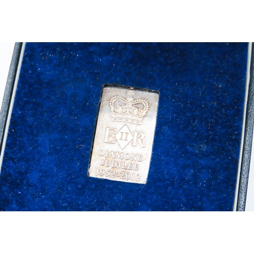 210 - Fine 999 Silver Ingot To Commemorate the Queen's Diamond Jubilee 1952-2012 in Original Presentation ... 