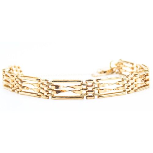 238 - 9 Carat Yellow Gold Gate Link Bracelet with Heart Padlock Clasp and Safety Chain 18.5cm Long