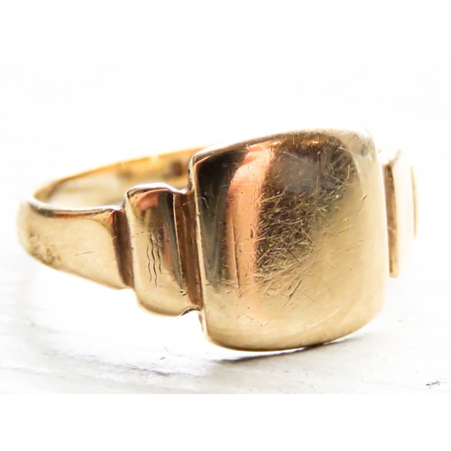 273 - 9 Carat Yellow Gold Panel Form Ring Size Q