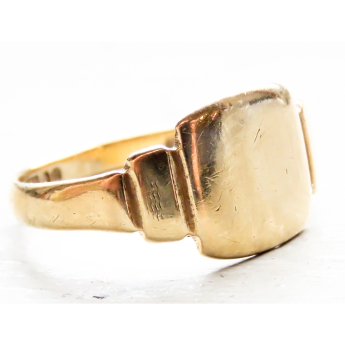 273 - 9 Carat Yellow Gold Panel Form Ring Size Q