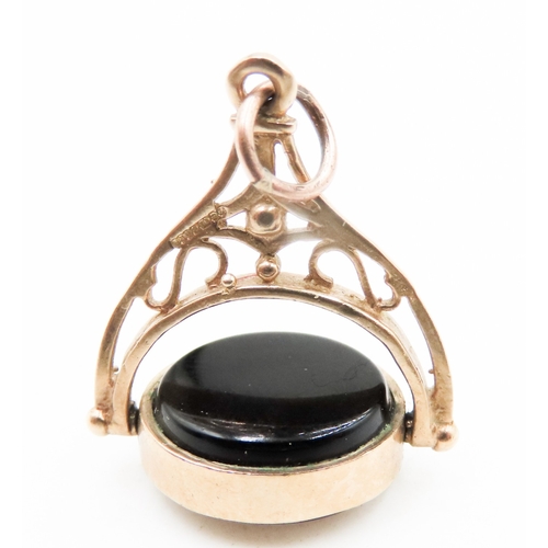 326 - Carnelian and Onyx Set Swivel Fob Pendant Mounted in 9 Carat Yellow Gold 2.2cm High